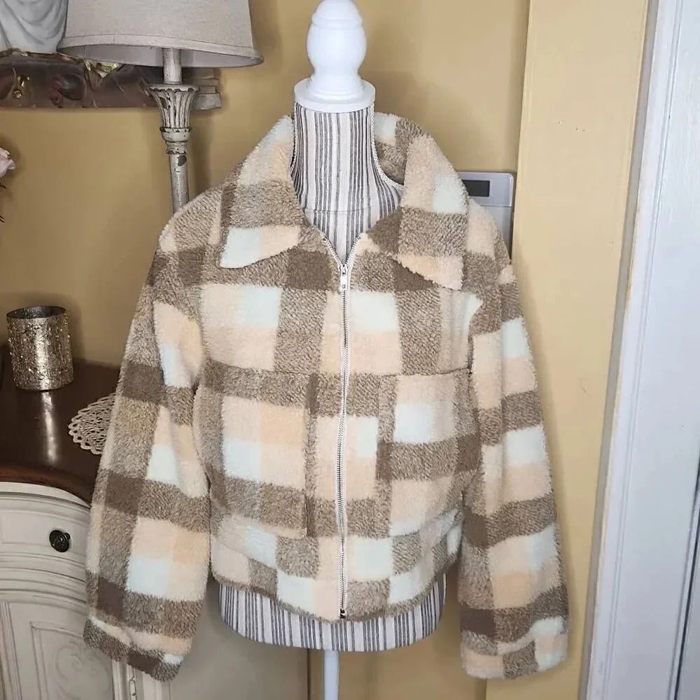 Princess Polly fleece checkered jacket women's size 6